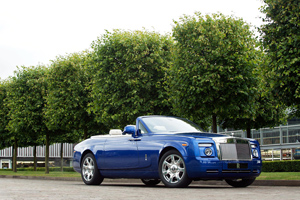 One-off Rolls Royce Drophead Coupé for the 2011 Masterpiece London