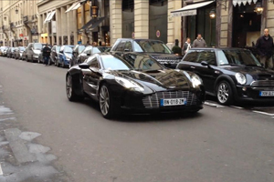 Facepalm: Stalling an Aston Martin One-77 in traffic