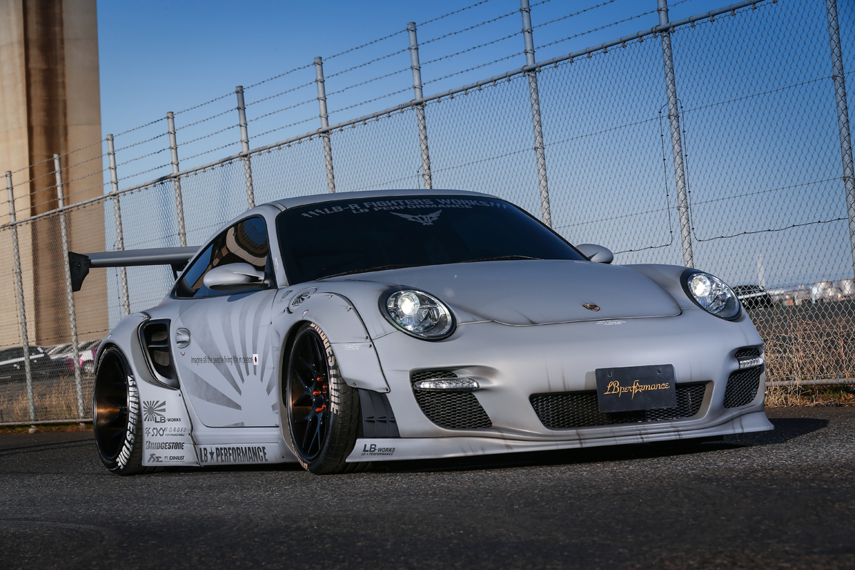 Liberty-Walk-Porsche-911-1005-Widebody-Kit.jpg