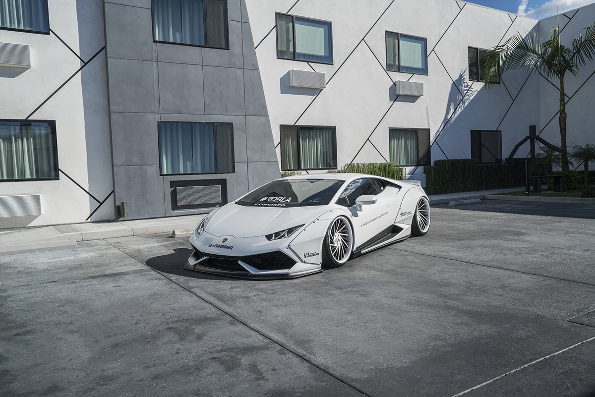 Liberty Walk gives the Huracan the Wide Look