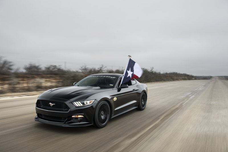  El Hennessey HPE7 Ford Mustang rompe MPH