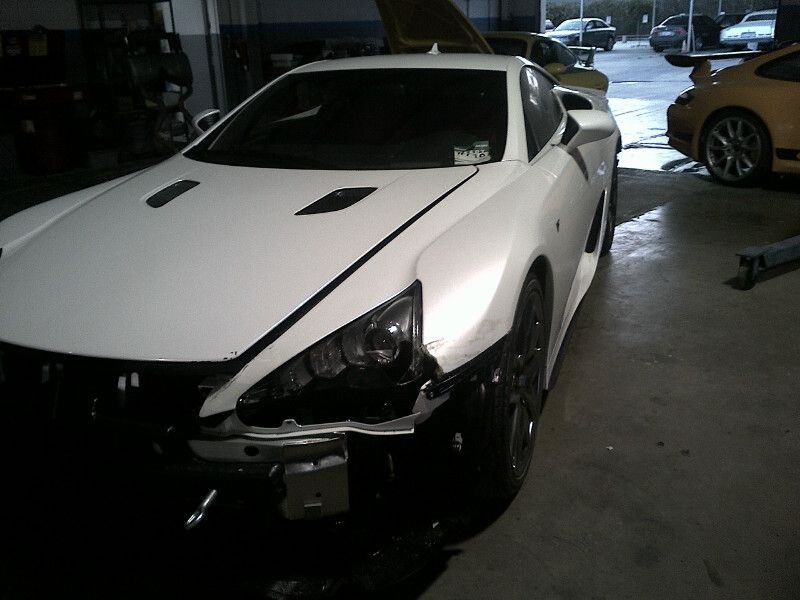 The first Reported Lexus LFA Crash